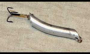 Самодельная колеблющаяся блесна для рыбалки