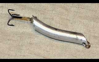 Самодельная колеблющаяся блесна для рыбалки